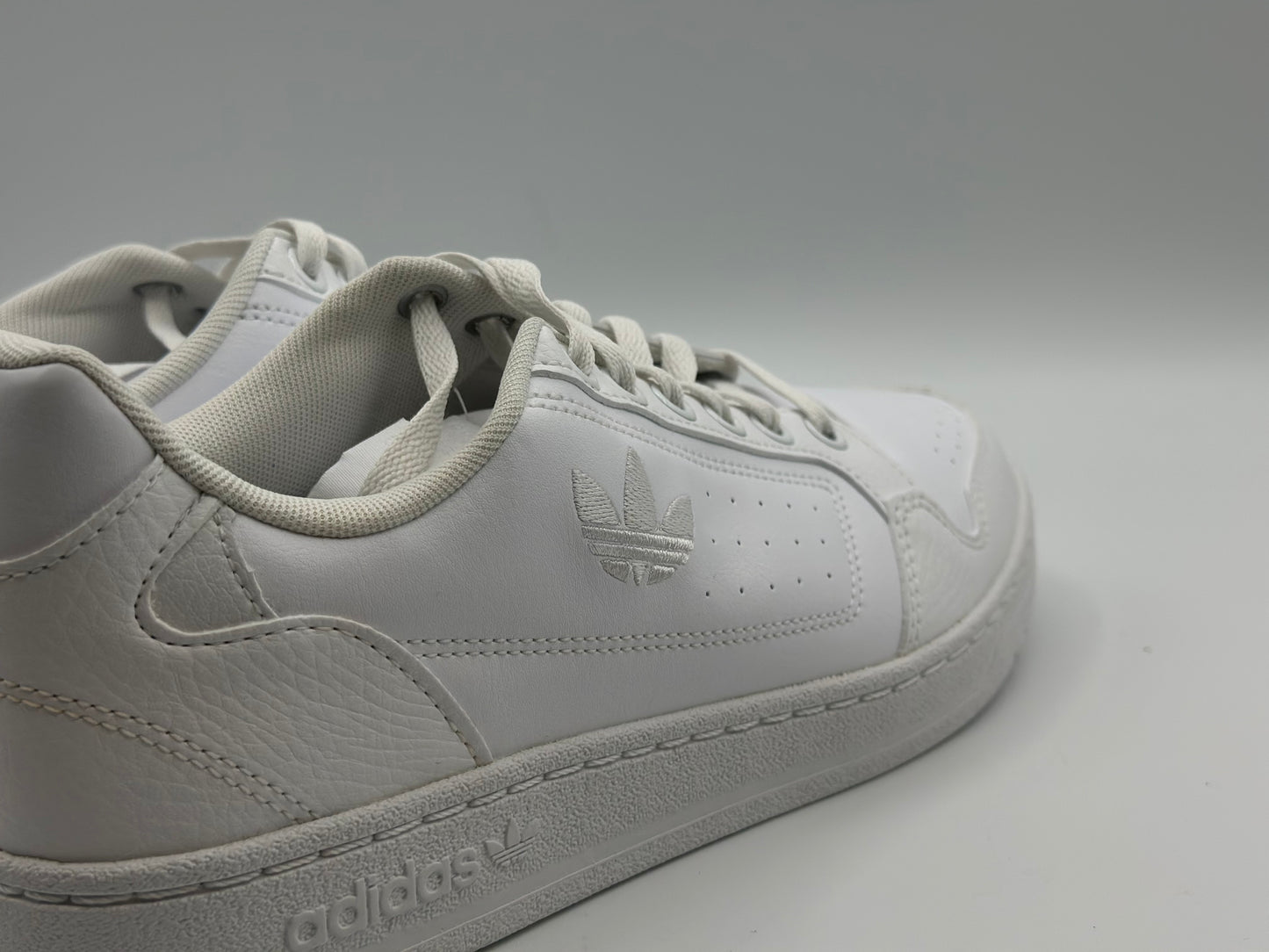 ADIDAS 
Footwear White / Footwear White / Grey One