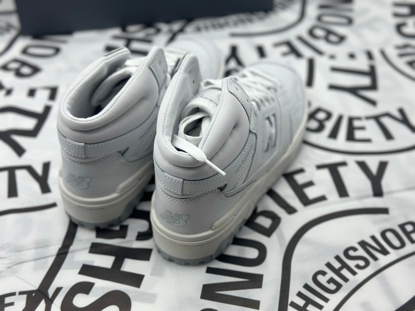 New Balance 650R Triple Blanc neuves tailles 42,5