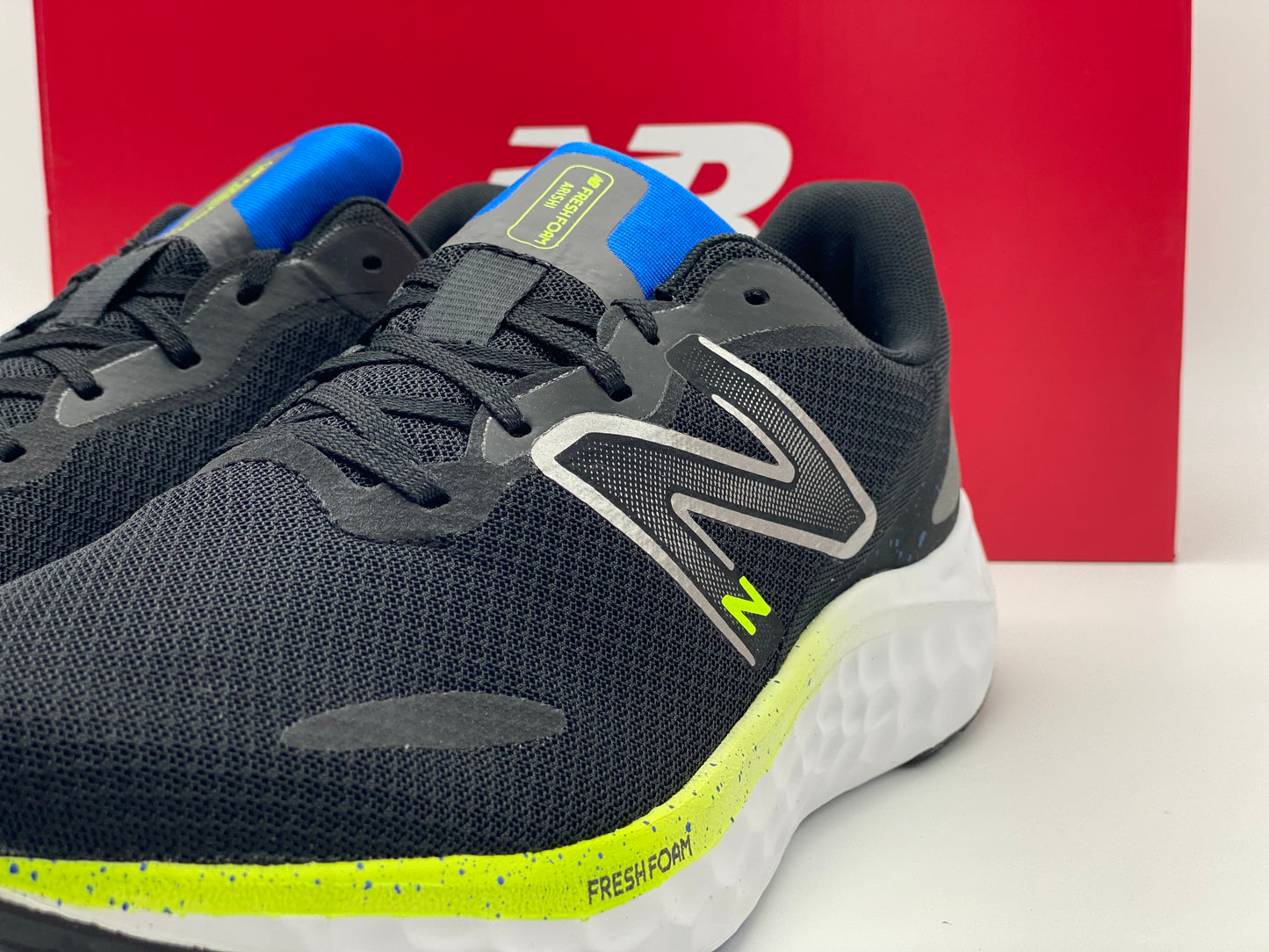 Baskets new balance Homme neuves et authentique 44