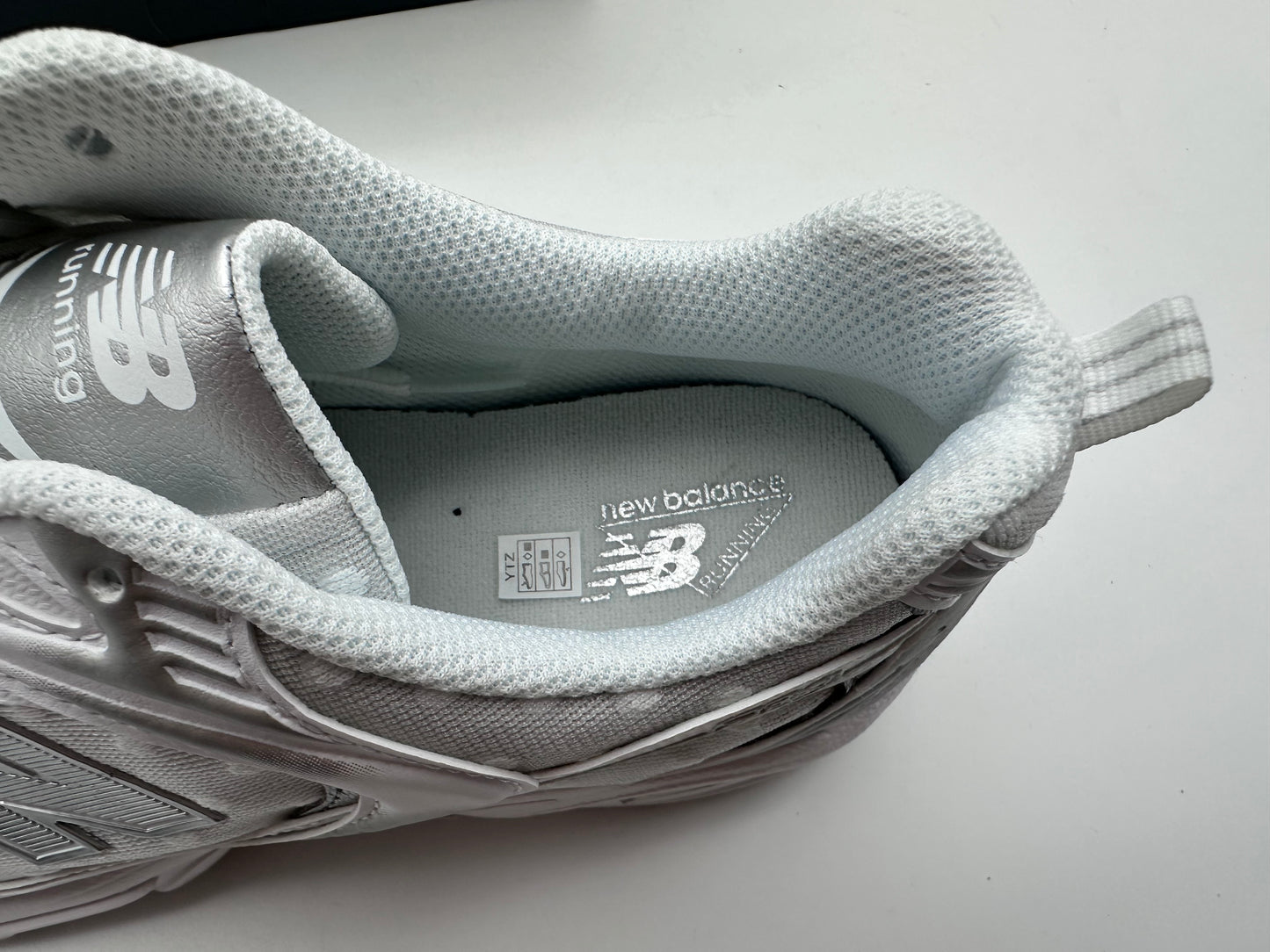 New Balance 530 Gris Argent taille 43
