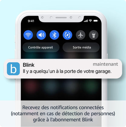 Blink Mini 2 | Caméra de surveillance connectée à prise, vidéo nocturne HD en couleur, projecteur intégré, système audio bidirectionnel, détection de mouvements, fonctionne avec Alexa | Blanc