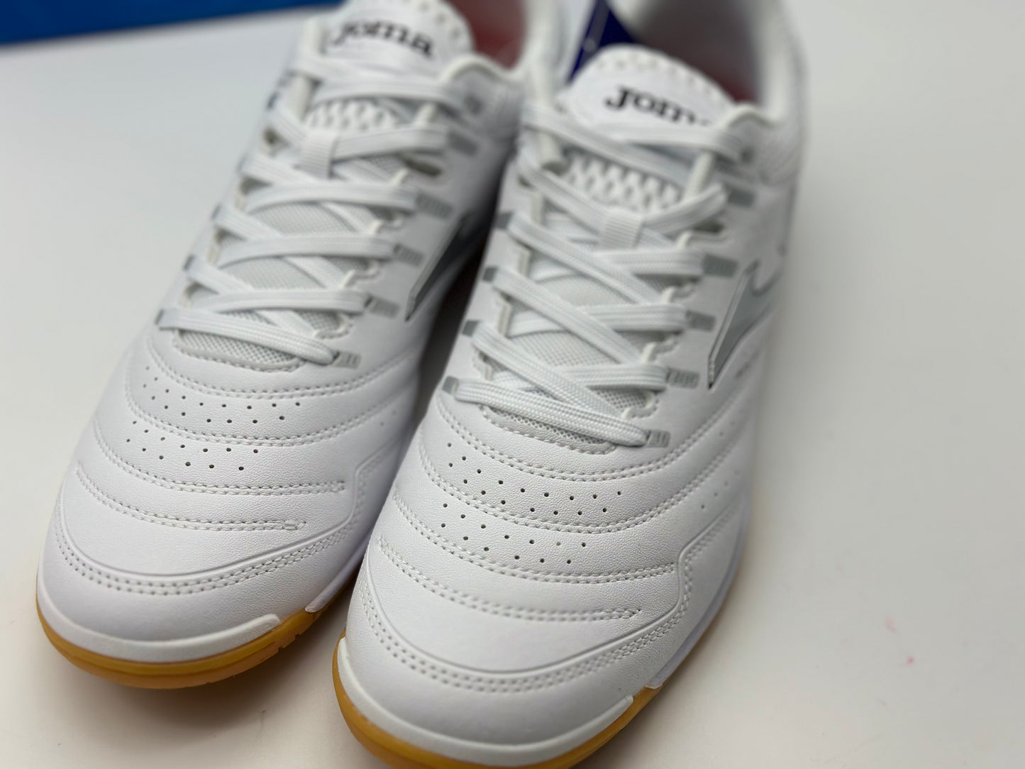 CHAUSSURES FUTSAL BLANC taille 43,5