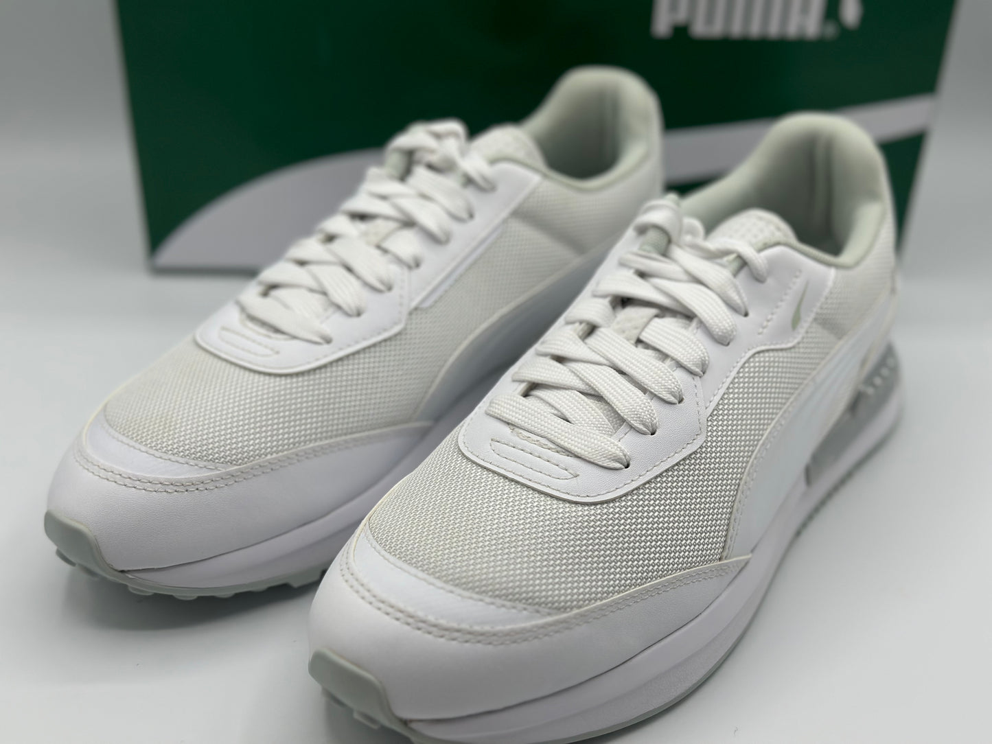 PUMA Mixte Basket neuves et authentique taille 42 (UK8 US9) et 44,5 (UK10 US11)