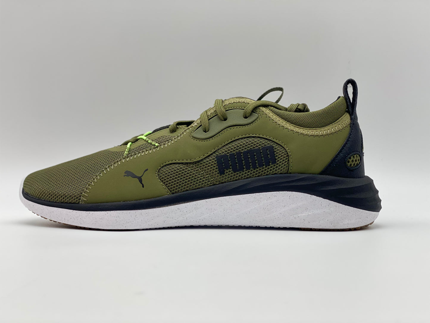 PUMA, Chaussure de Course Homme neuves et authentique taille 42,5