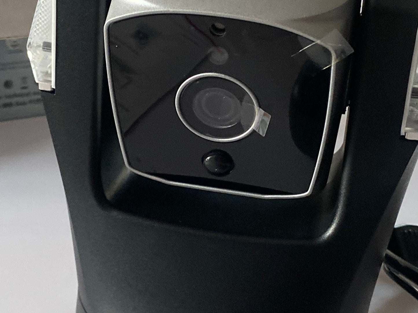 Caméra Amaryllo  Arès Pro réseau dôme extérieure full hd jour/nuit autonome sans fil détection de bruits suivi automatique