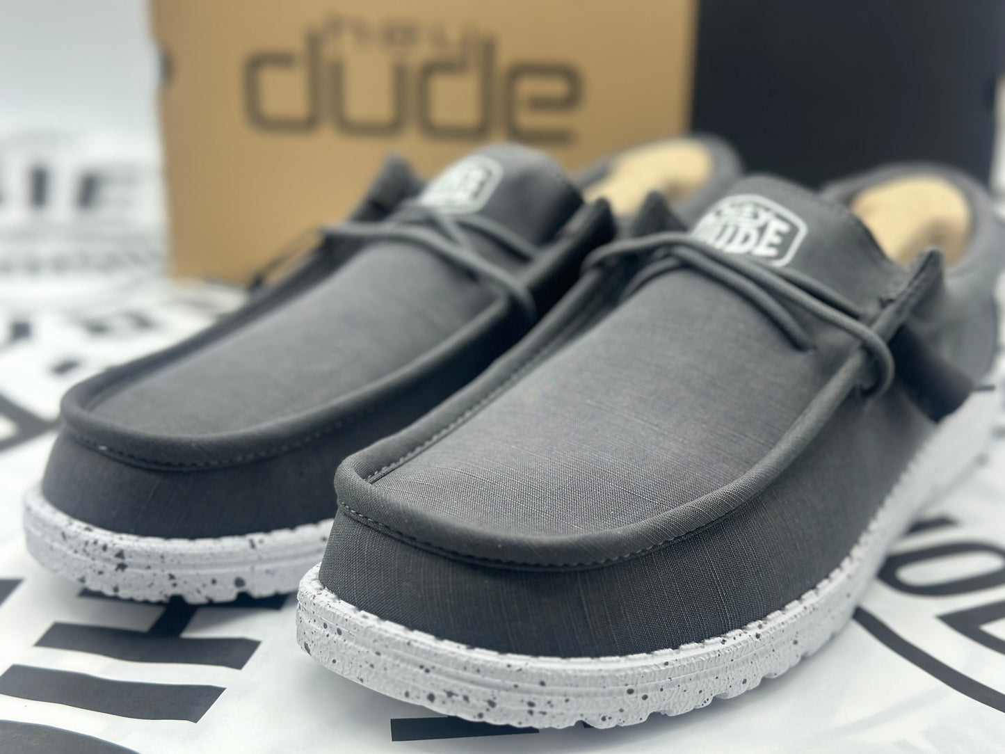 Hey Dude
Mocassins pour hommes neuves ultra légères tailles 43