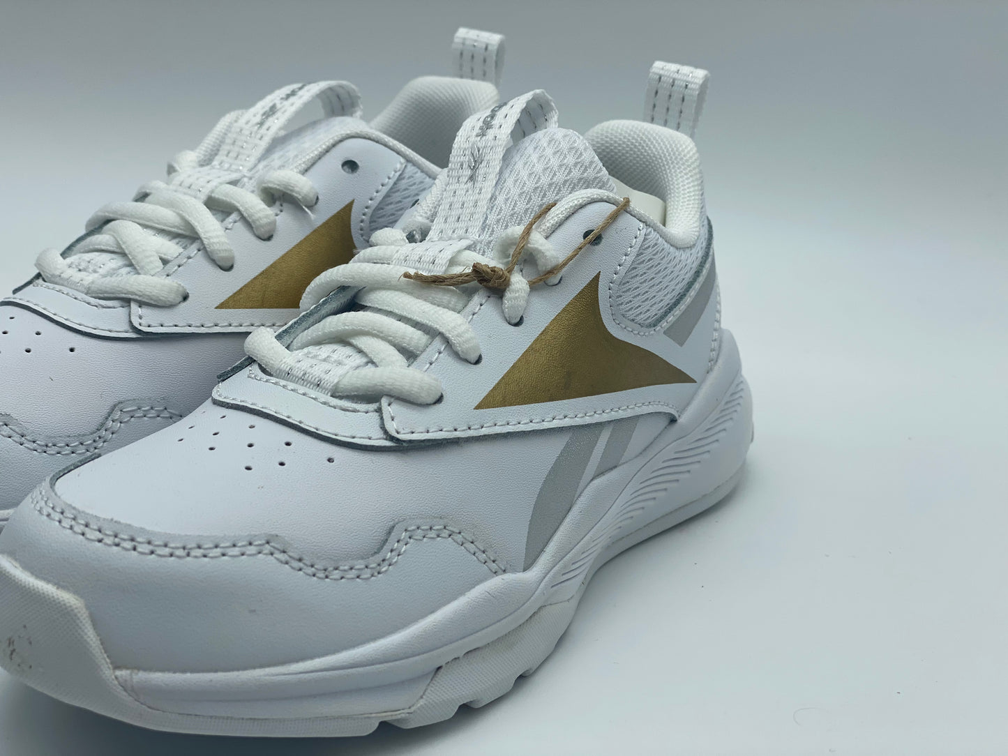 Reebok , Basket Garçon neuve et authentique plusieurs taille disponible