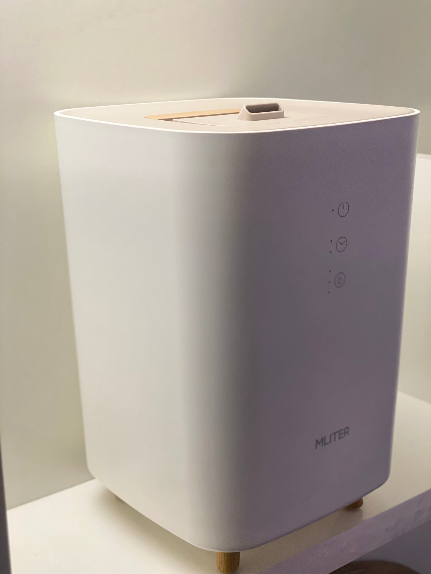 MLITER Humidificateur à ultrasons 2,5 L, diffuseurs de parfums, minuteur, Fonctionnement Silencieux avec 3 Niveaux réglables de brumisation pour Maison neuf