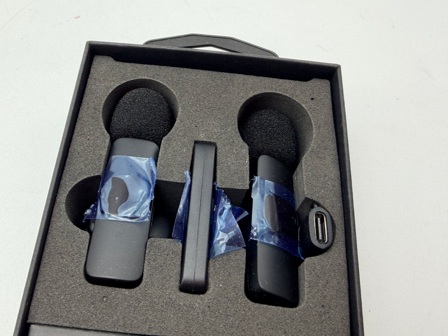 Microphones sans Fil pour Android, Microphone Bluetooth à Clipser sans Fil, Mini Microphone Cravate pour Enregistrement vidéo, Diffusion en Direct, Vlog, Youtube, TikTok (2 micros