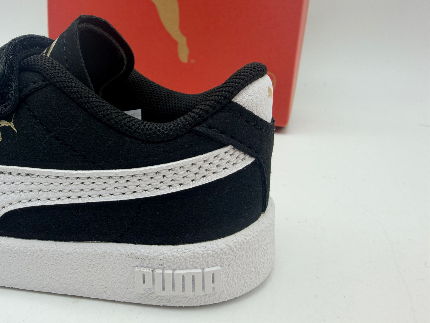 PUMA Mixte bébé Club II V INF Sneaker, Black White Gold, 21 EU