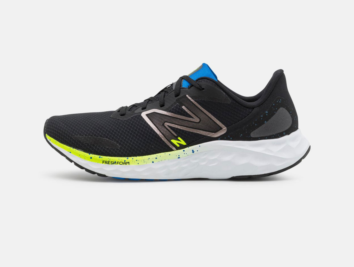 Baskets new balance Homme neuves et authentique 44