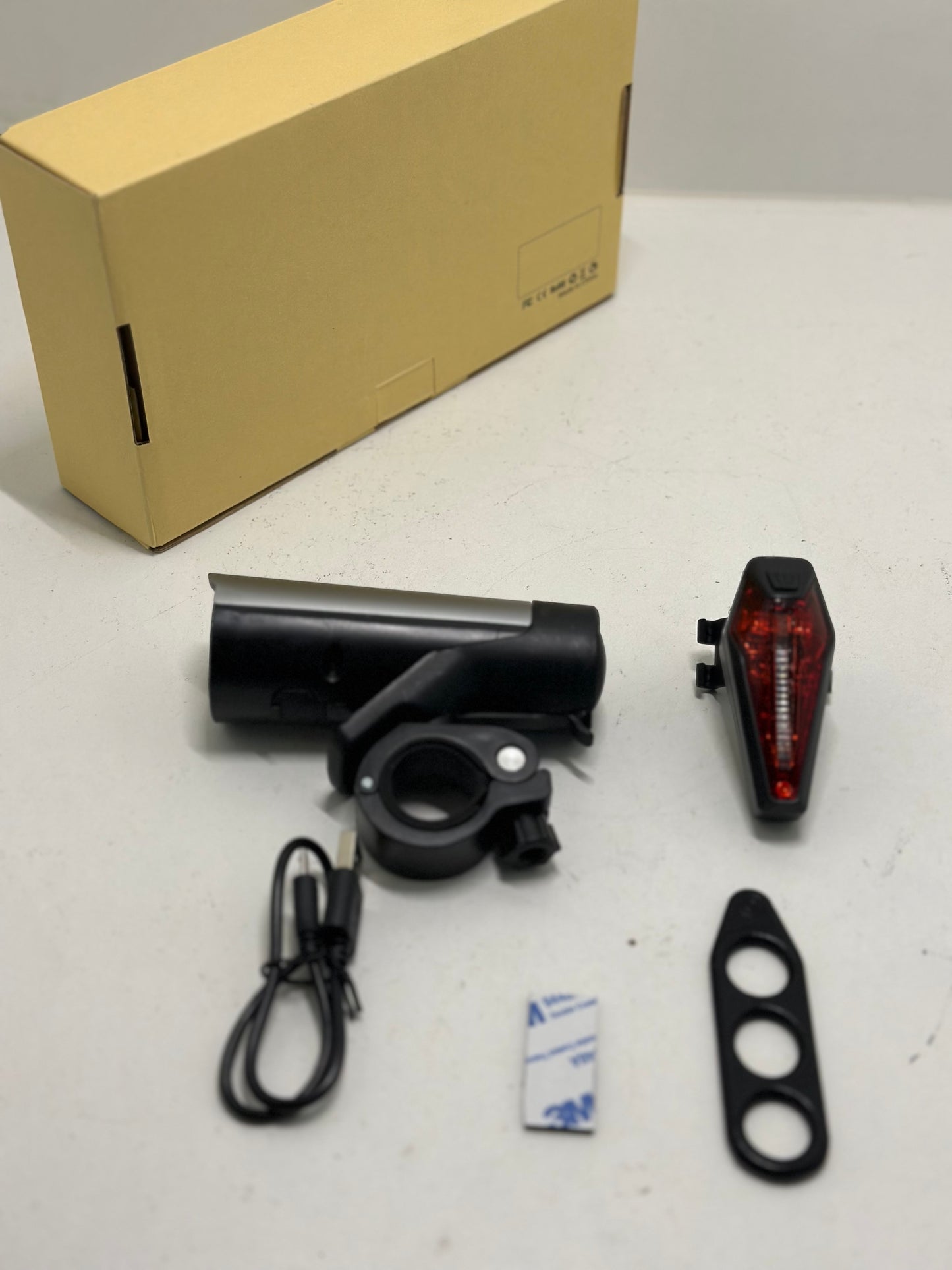Kit d'éclairage de vélo - Rechargeable par USB - Homologation - 2 modes d'éclairage IPX4 - Étanche - Pour enfants et adultes - Noir