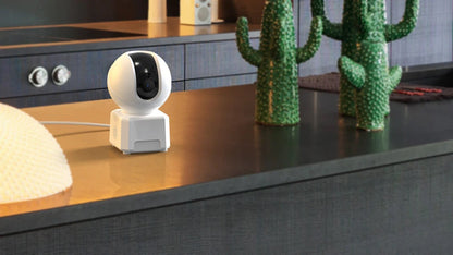 - Caméra d'intérieur Wi-Fi Dual-Band 4MP, 5 GHz/2,4 GHz, Panoramique à 350° et Inclinaison à 60°, Détection Humaine et Sonore, Suivi Intelligent, Audio Bidirectionnel, Stockage Cloud et Local jusqu'à 128 Go, Compatible avec Alexa