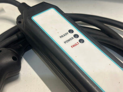 CÂBLE DE RECHARGE SUR PRISE DOMESTIQUE T2-E/F MONOPHASÉ 10A RENAULT (très bon État ) d’origine Renault