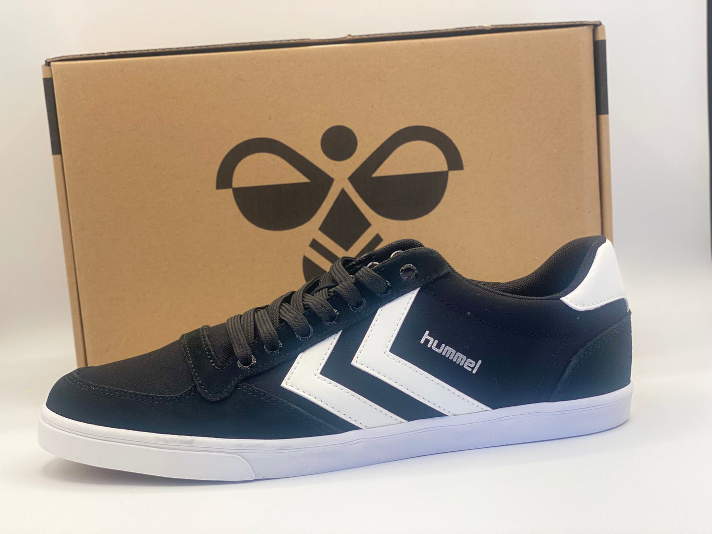 HUMMEL  Bas Haut Baskets à Lacets en Noir Blanc Taille 42