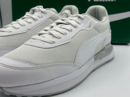 PUMA Mixte Basket neuves et authentique taille 42 (UK8 US9) et 44,5 (UK10 US11)