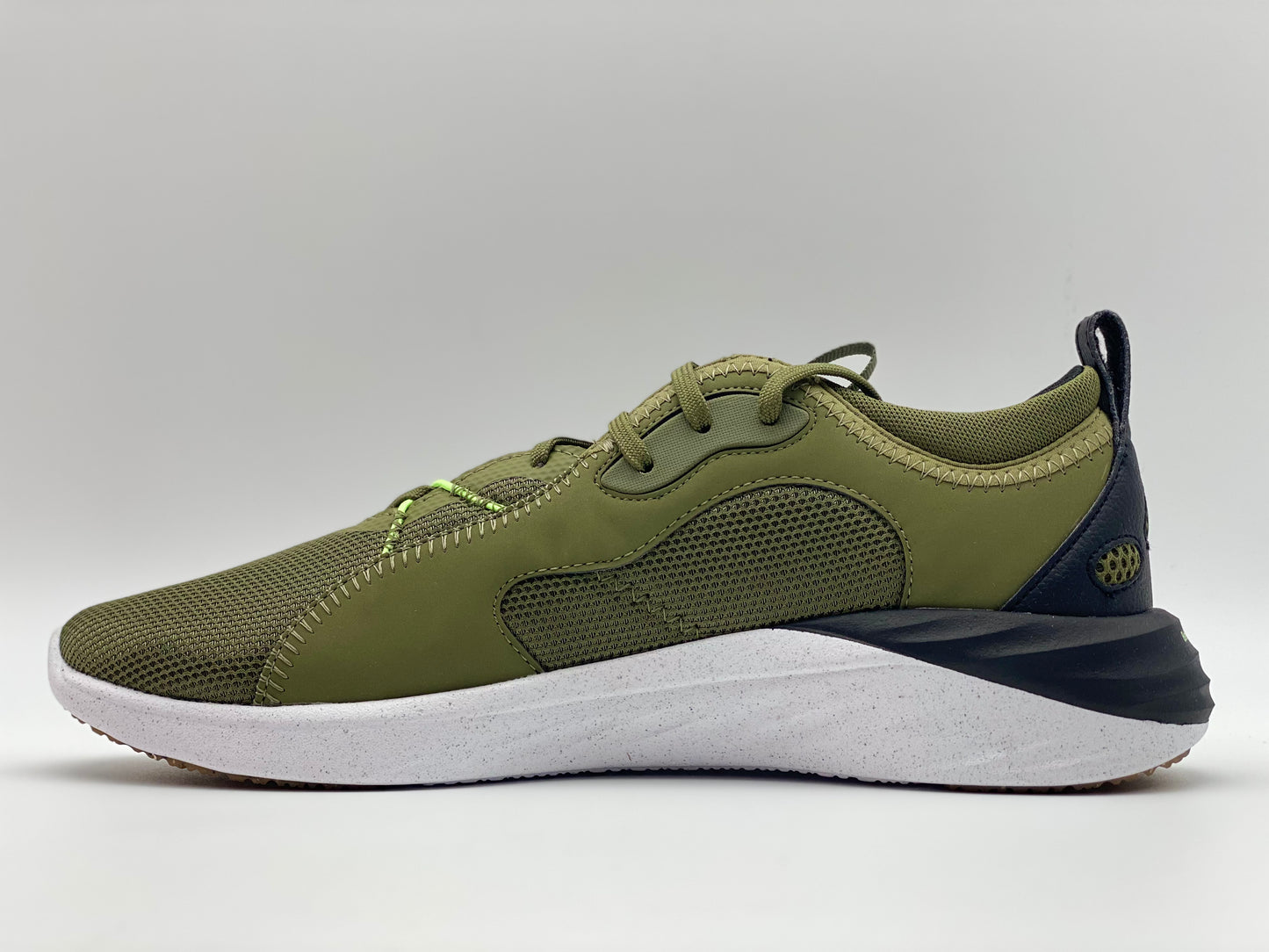 PUMA, Chaussure de Course Homme neuves et authentique taille 42,5