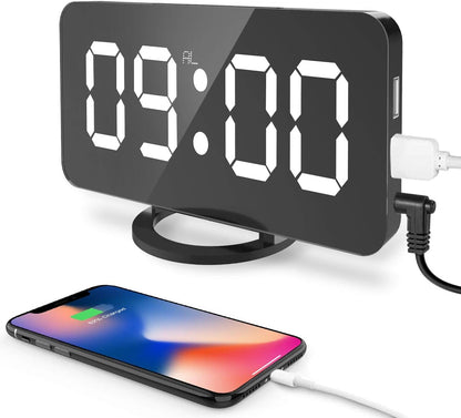 Réveil Numérique LED Miroir Horlogue Digital Réveil de Chevet Réveil Matin Miroir Maquillage Fonction Snooze, Lumière de Nuit, Luminosité Réglable, Double Ports USB Charger Téléphones Intelligents