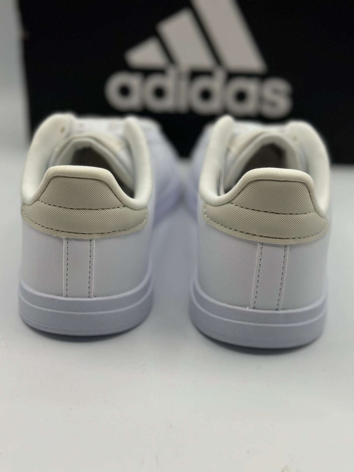 adidas Femme Base Courtpoint Chaussures de Tennis