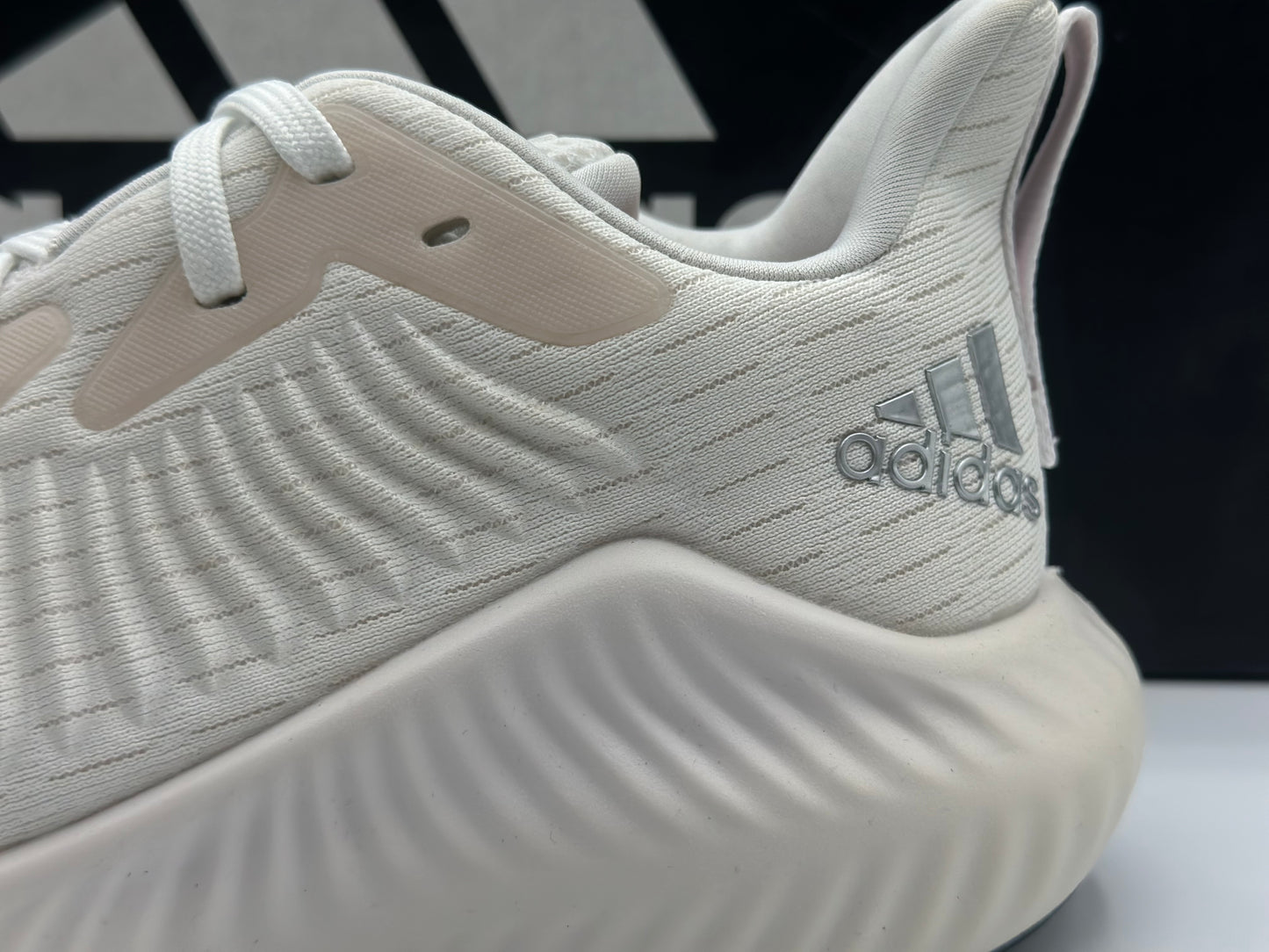 Chaussures baskets femme adidas neuves et authentique