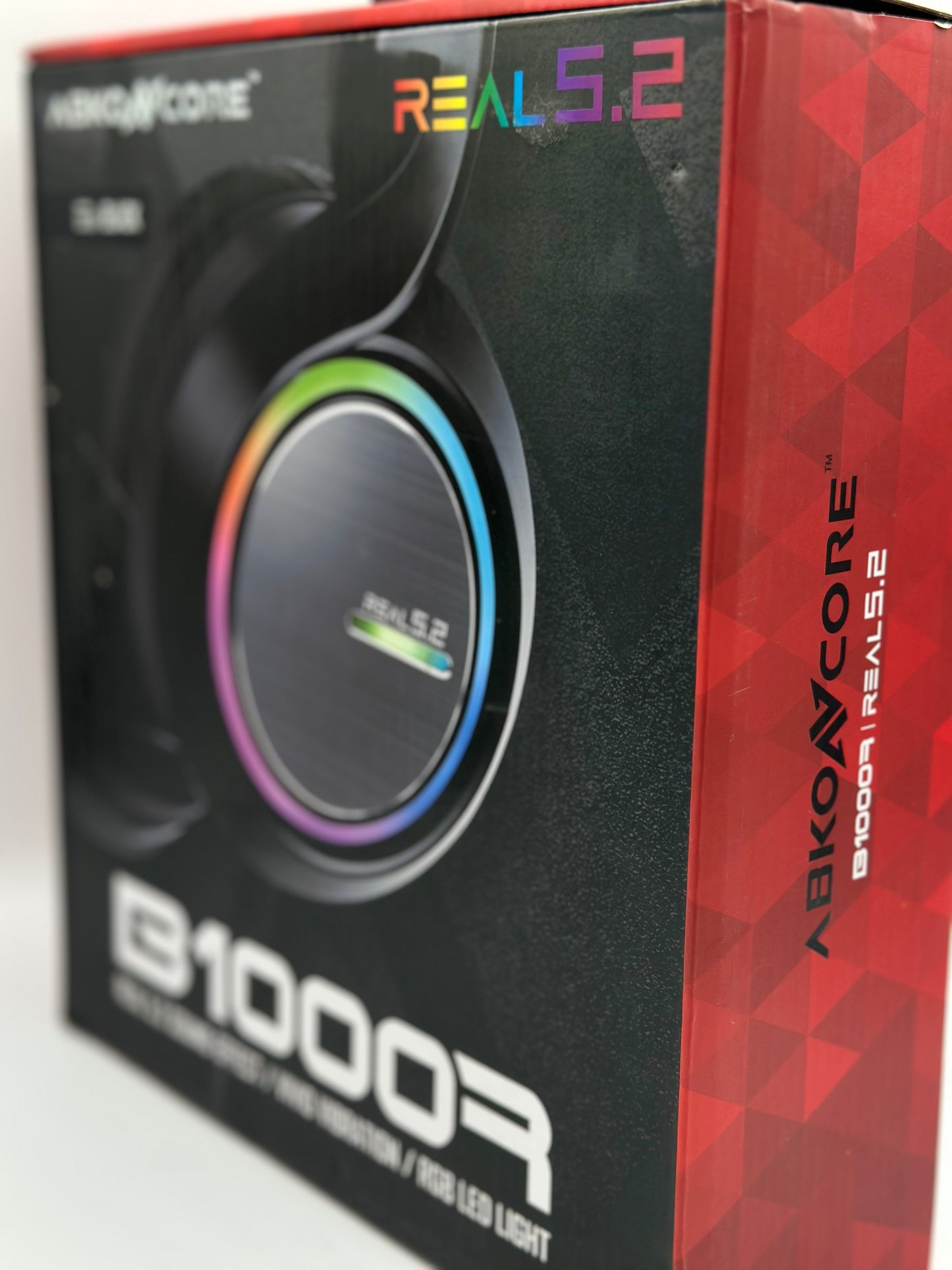 Abkoncore B1000R Real 5.2 Noir
Casque-Micro Pour Gamer Circum-Aural Fermés- Son Surround 5.2 - Micro Retractable - Générateur De Vibrations - Retro-Éclairage RGB - USB/PC
