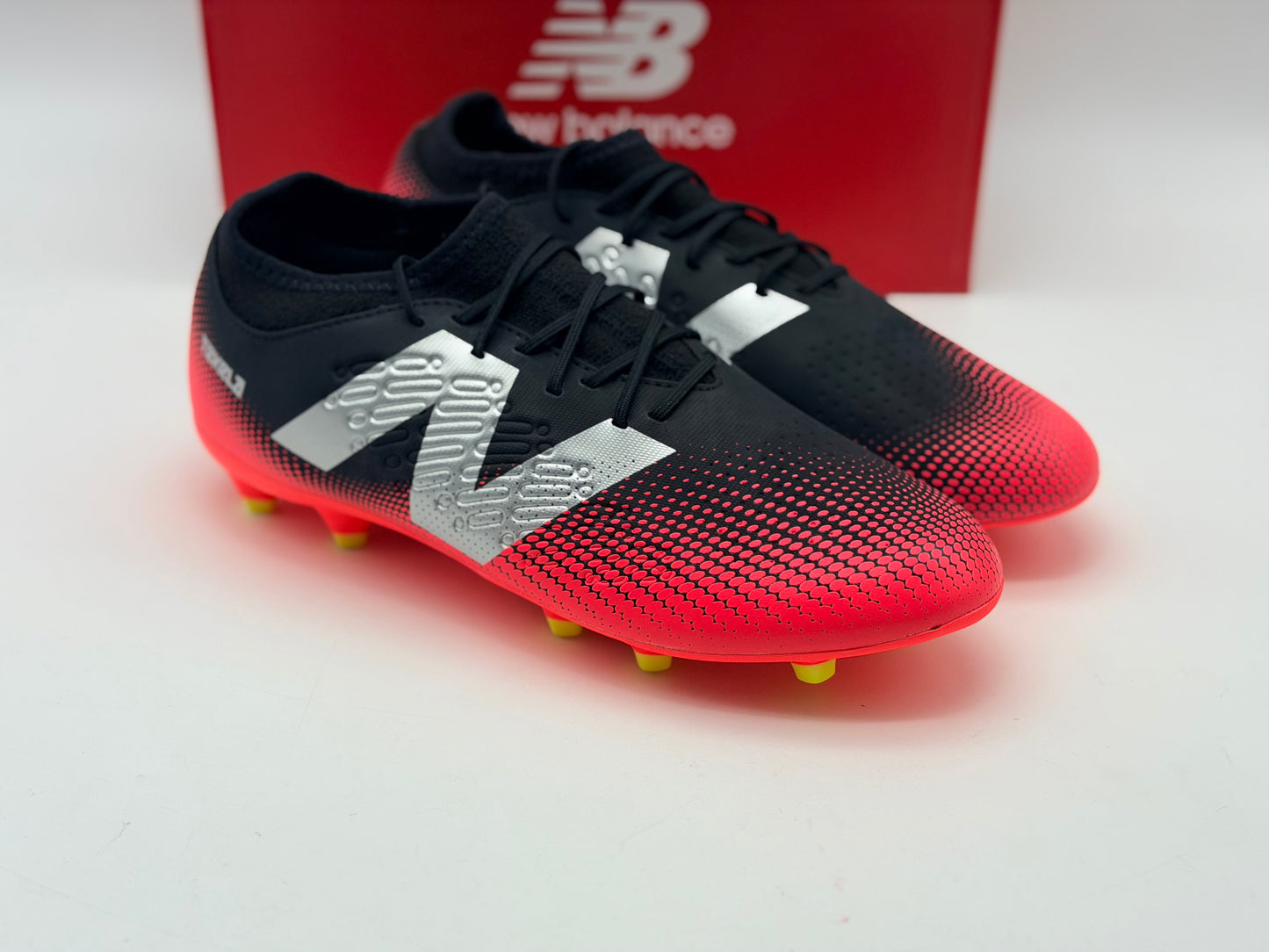 Crampons new balance TEKELA MAGIQUE FG V4+ chaussures