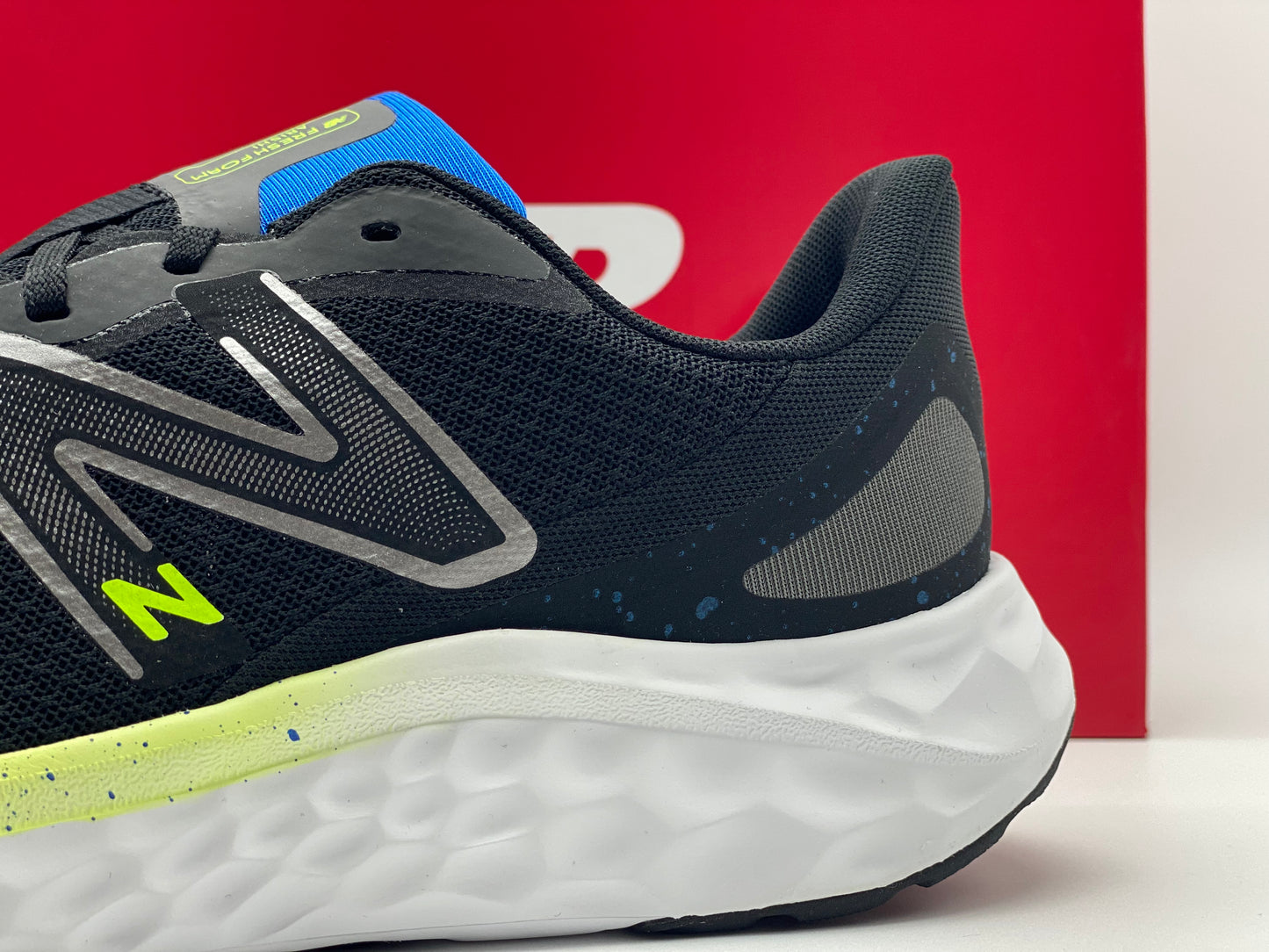 Baskets new balance Homme neuves et authentique 44