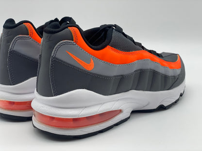 Basket Nike AIR MAX Junior taille 38,5 neuve et authentique