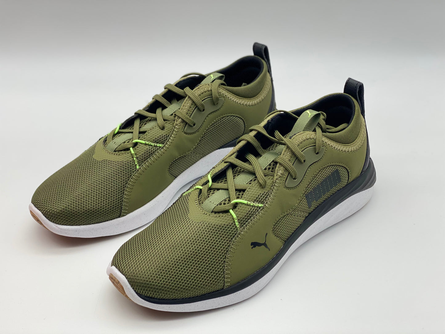 PUMA, Chaussure de Course Homme neuves et authentique taille 42,5