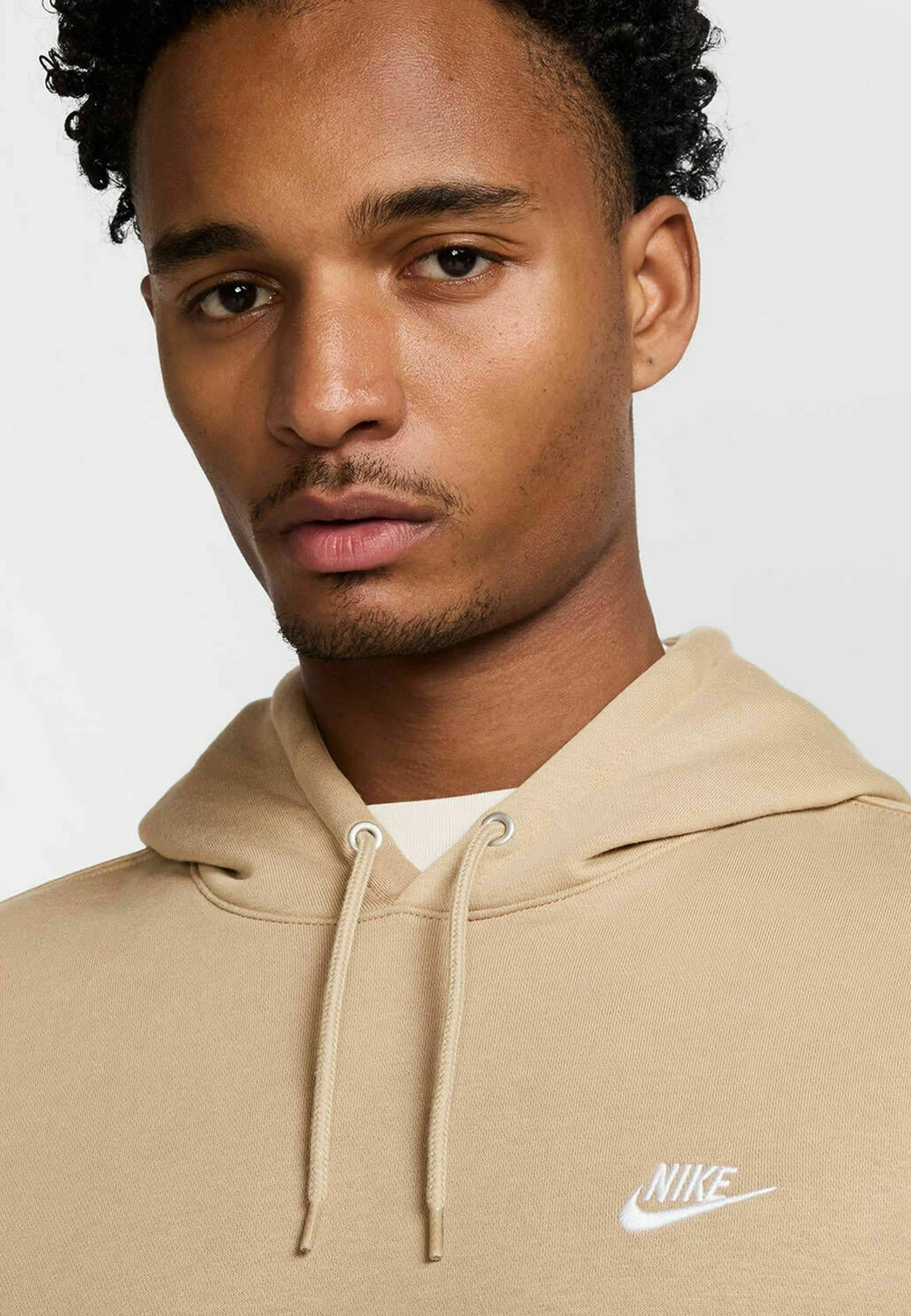 Nike Sportswear
CLUB - Sweat à capuche - Couleur	Blanc & Mastic