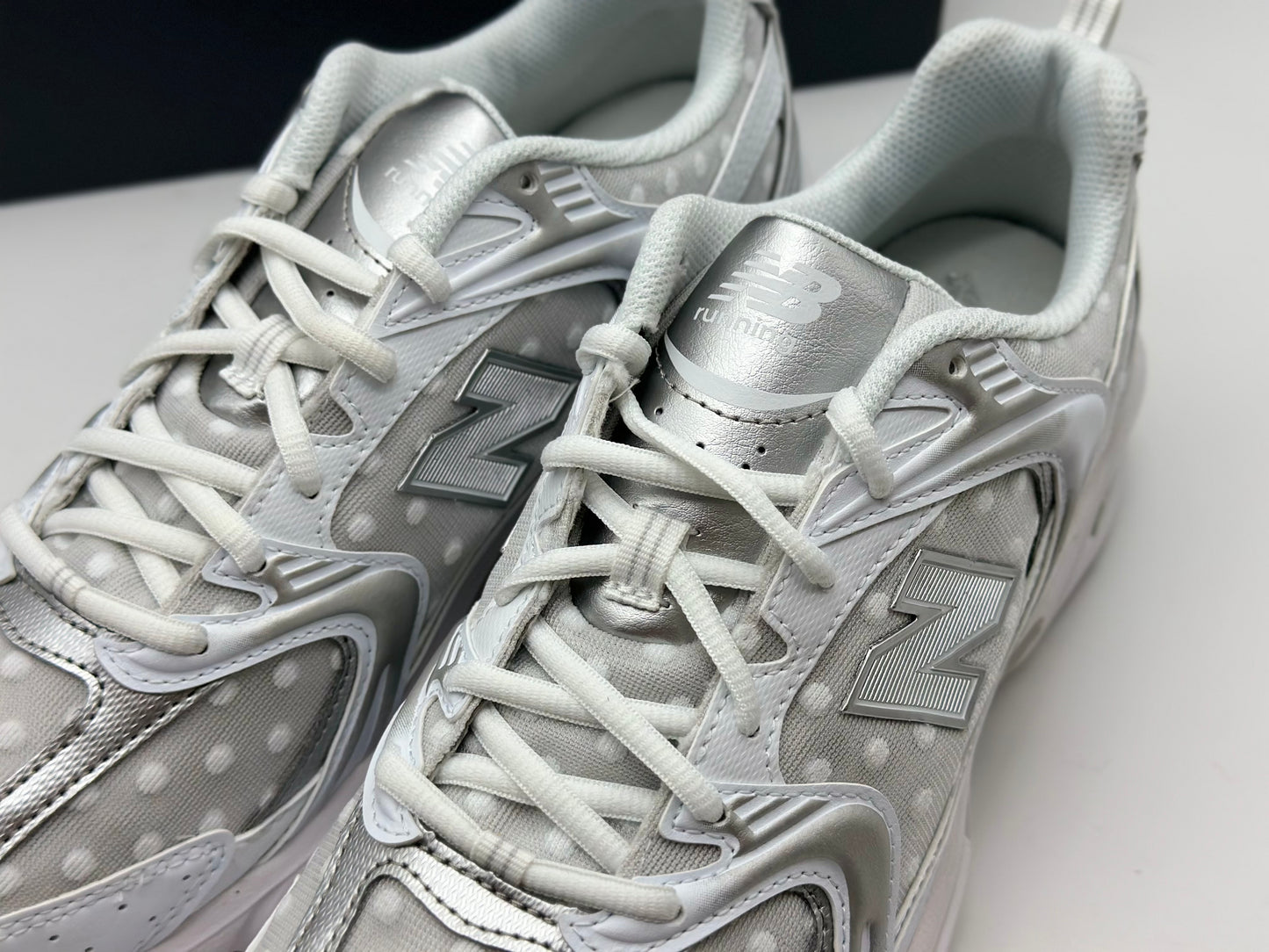 New Balance 530 Gris Argent taille 43