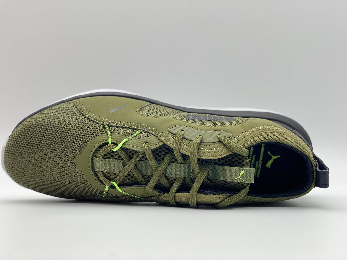PUMA, Chaussure de Course Homme neuves et authentique taille 42,5