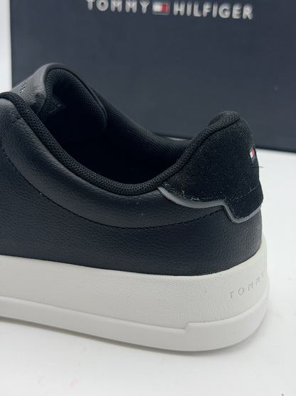 TOMMY HILFIGER
Baskets Court Leather Detail Essential Black