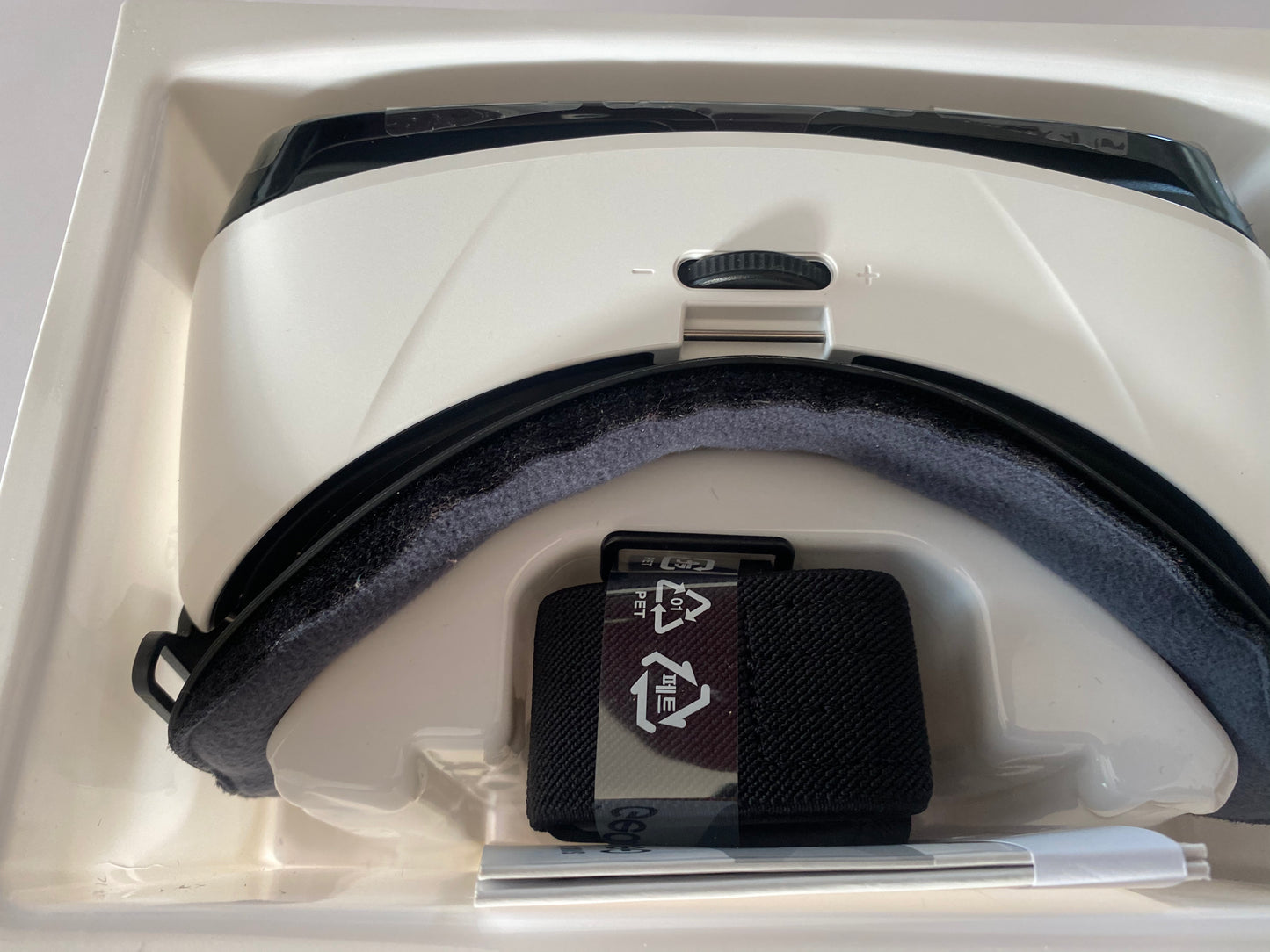 Samsung Gear VR casque de réalité virtuelle blanc givre pour Galaxy S6, S6 edge, S6 edge+, S7, S7 ed neuf