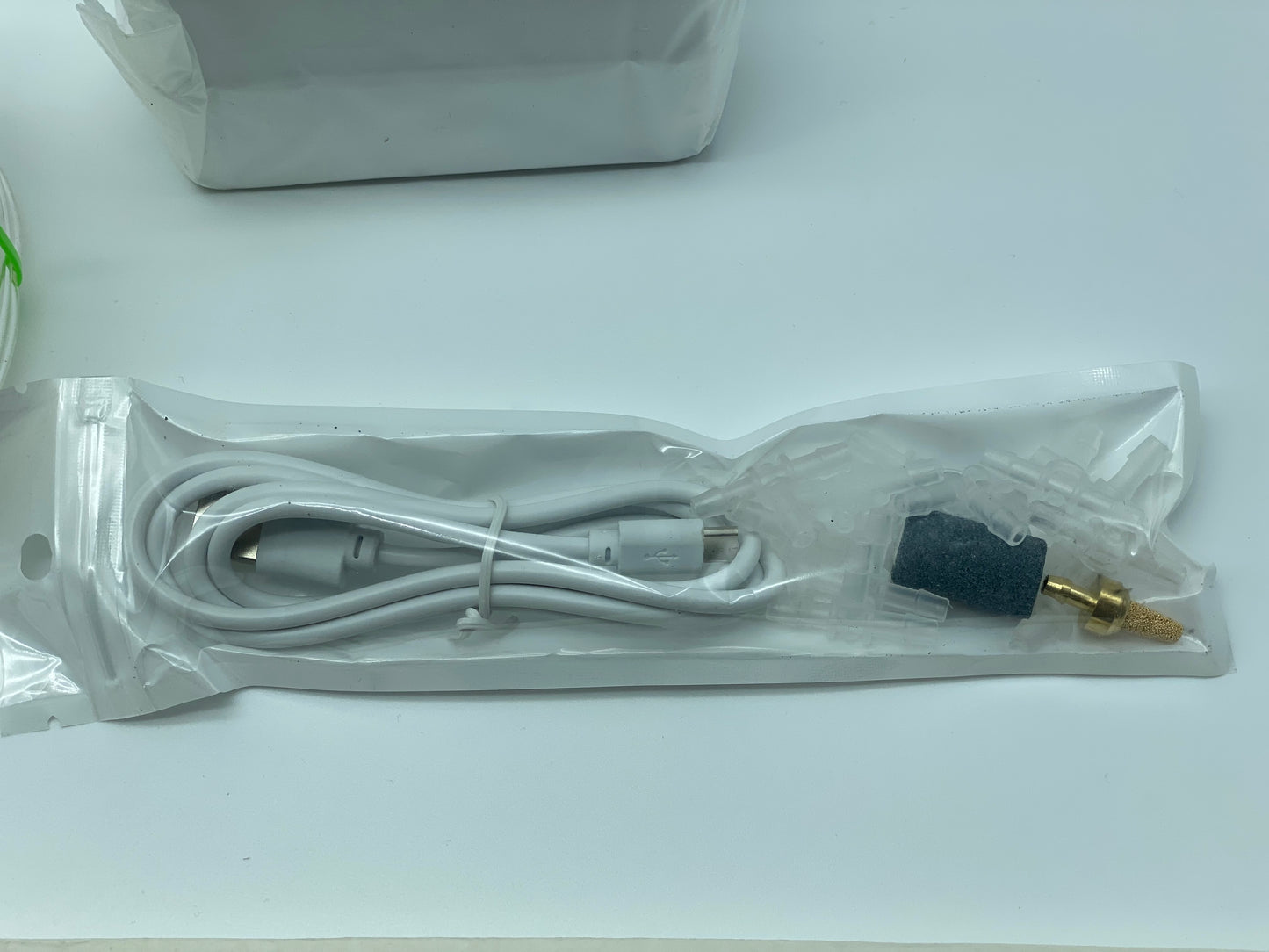 Kit d'irrigation Goutte à Goutte Automatique Micro, système d'auto-arrosage avec minuterie d'eau électronique de 30 Jours, Charge USB 5V pour 10 Plantes en Pot d'intérieur