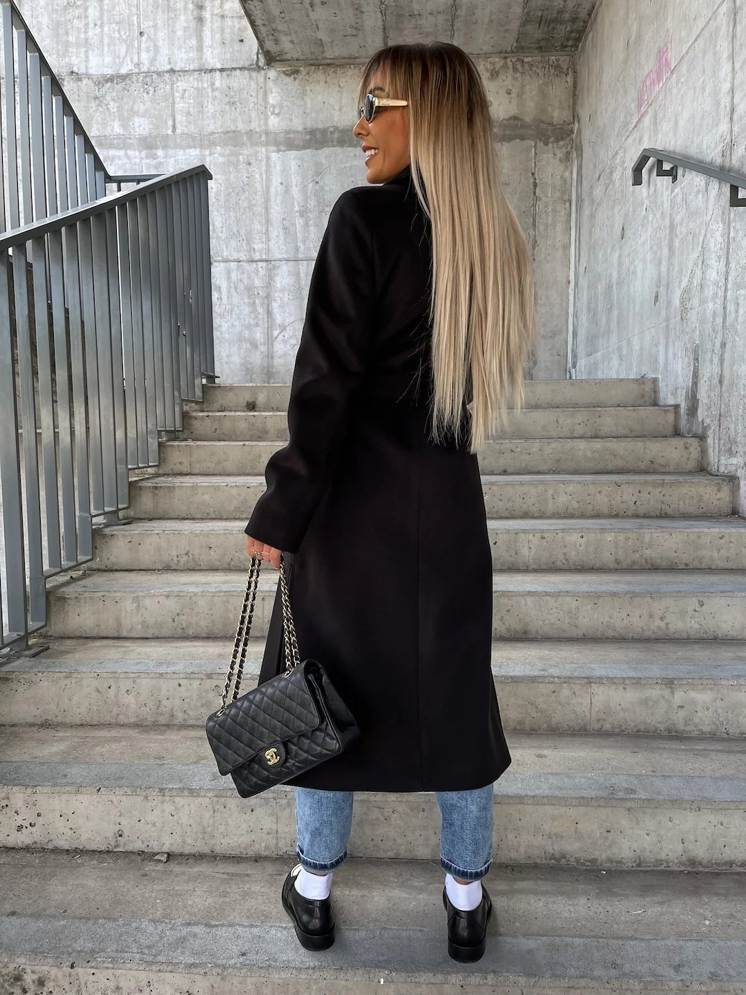 Manteau "Élégance Royale" – Coupe Longue ceinturée à Double Boutonnage